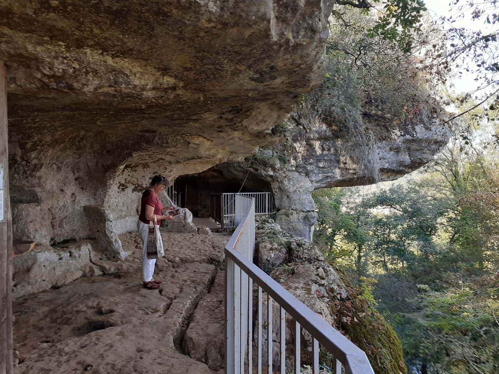 Vendredi 13: Saint Léon sur Vézère, visite et canoë