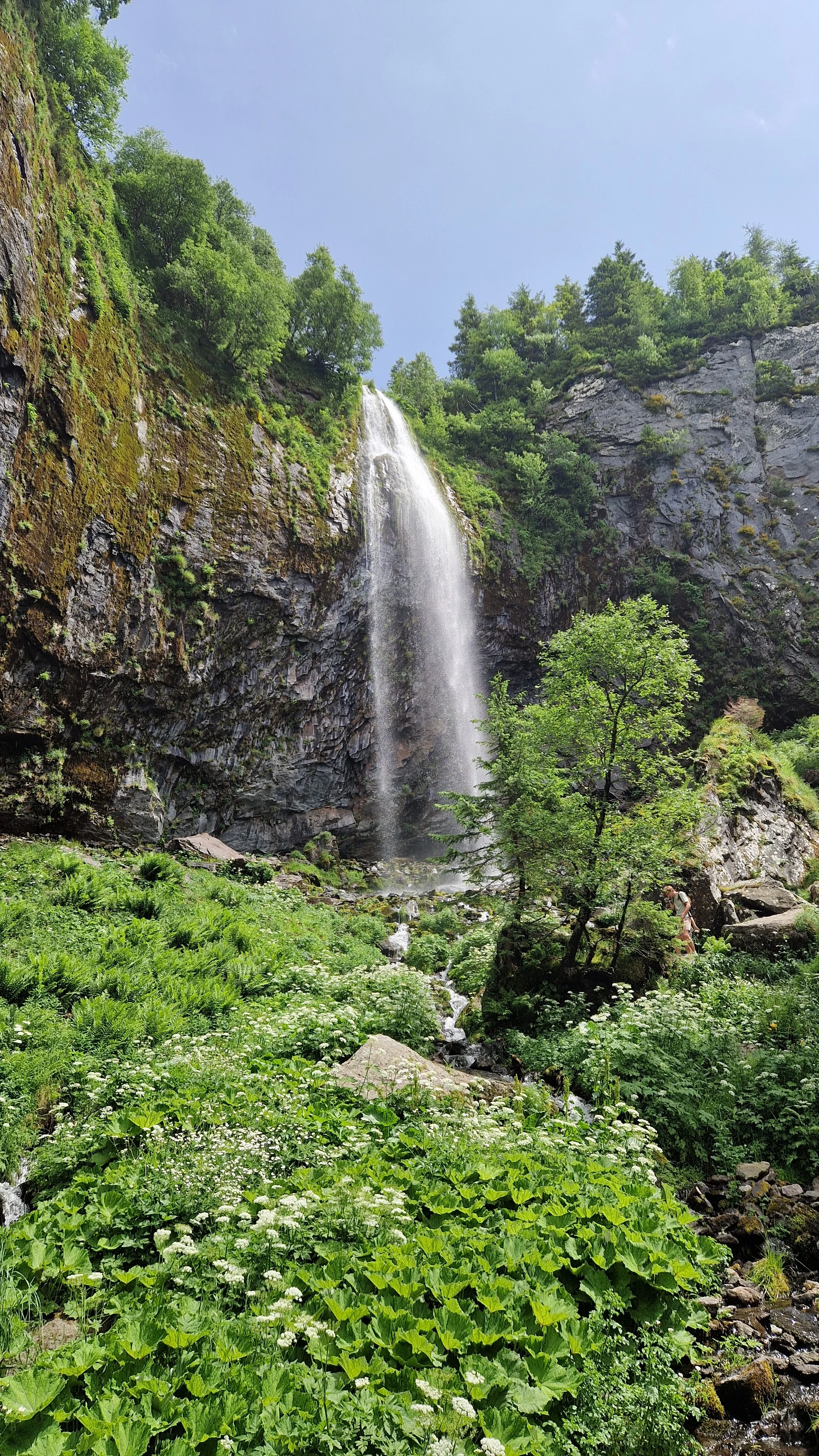24 la grande cascade du Mont Dore