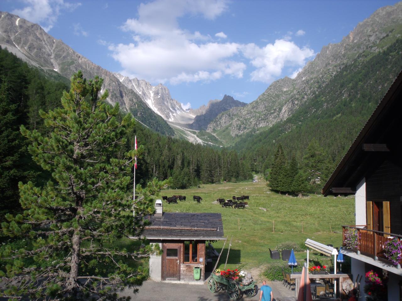 La fenêtre d'Arpette, vue depuis le relais d'Arpette