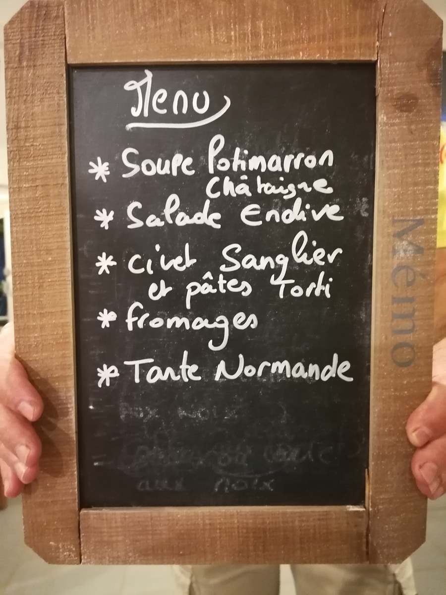 Dîner dans notre village de gîtes