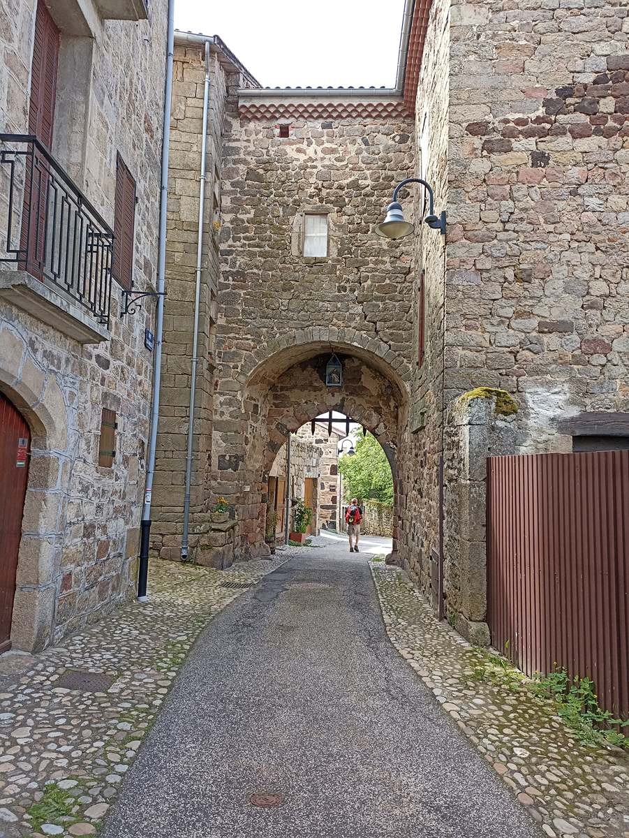 11 Juin: Quatrième étape de Arquejols à L'Herm par Pradelles et Langogne