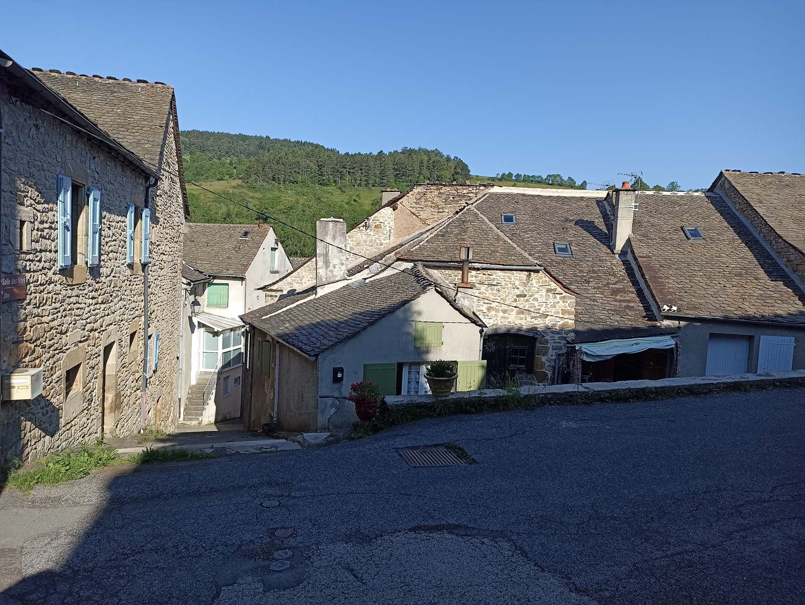 15 Juin: Huitième étape du Bleymard au Pont-de-Montvert par le Mont Lozère (1699m)