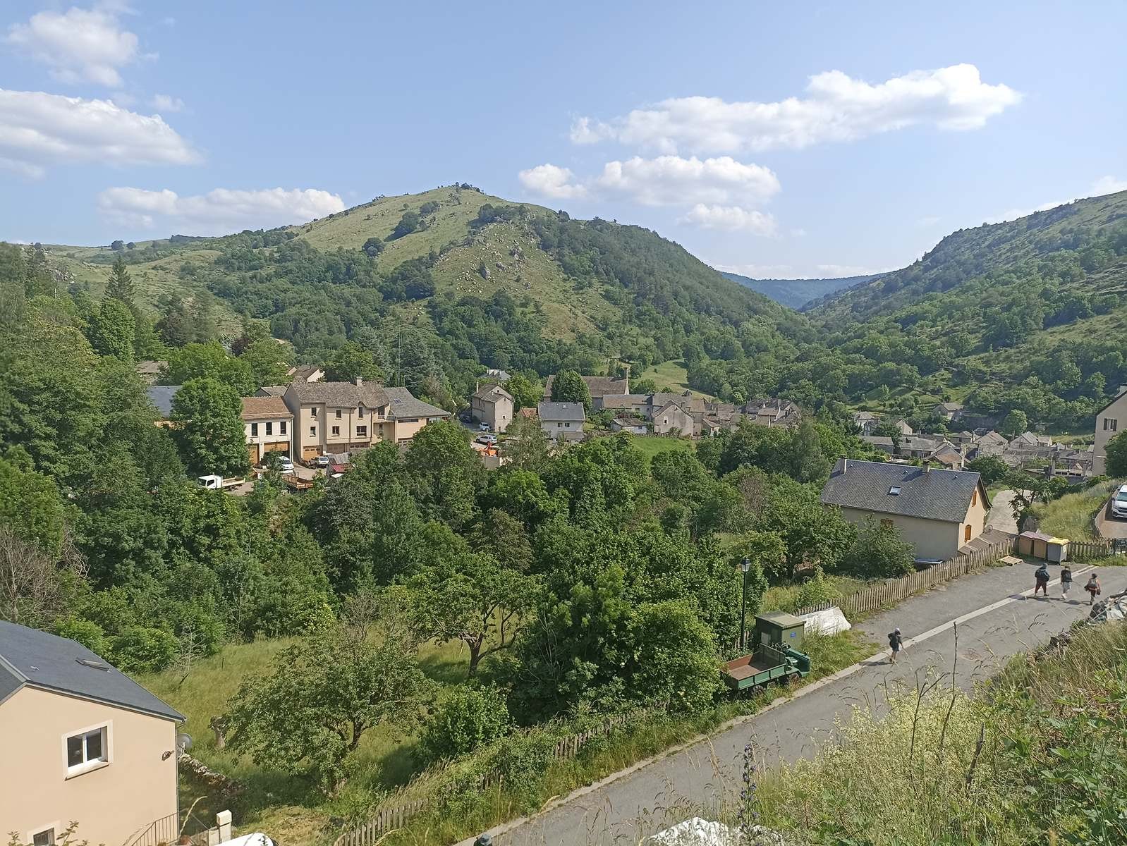 15 Juin: Huitième étape du Bleymard au Pont-de-Montvert par le Mont Lozère (1699m)