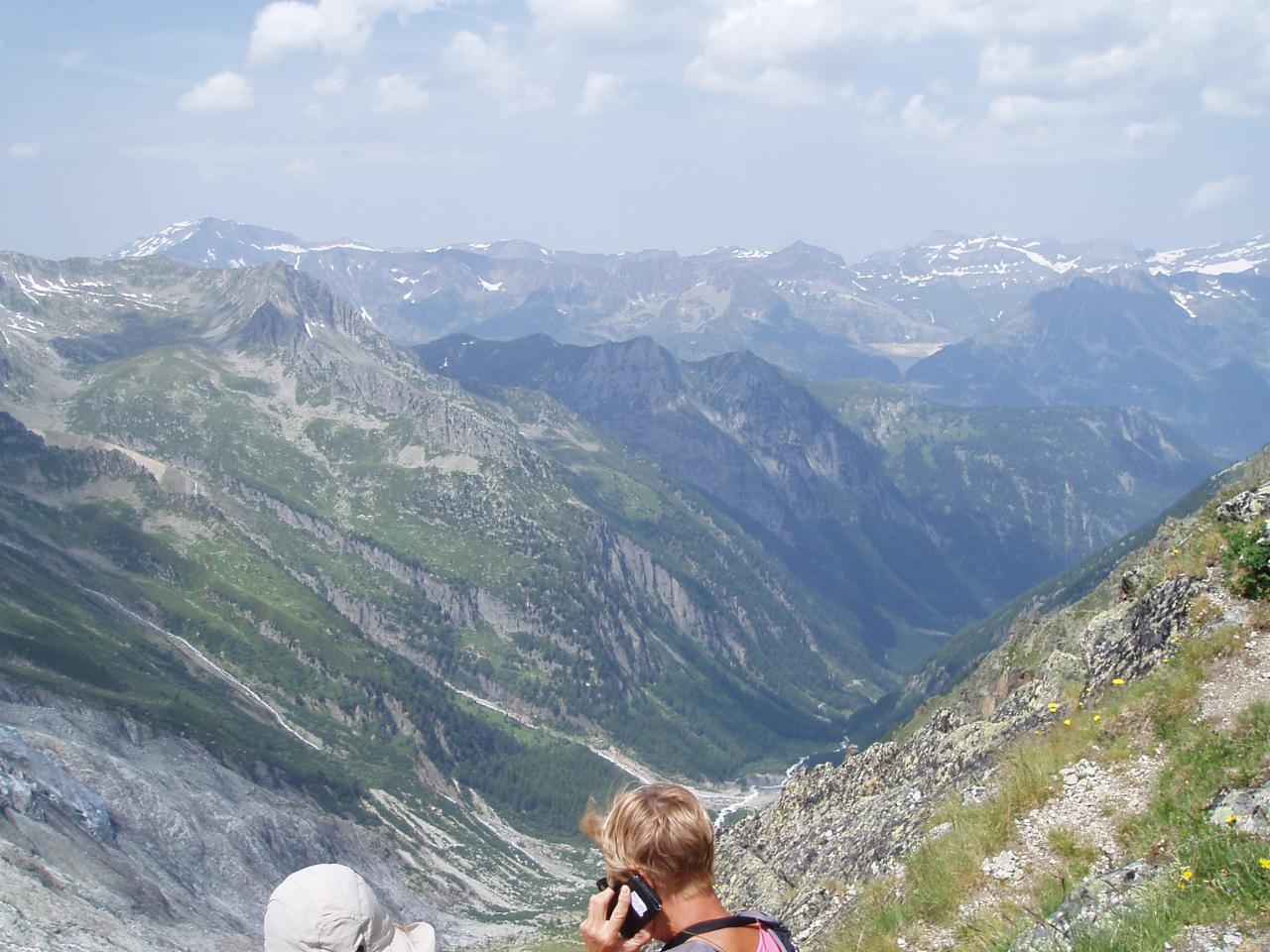 Depuis la fenêtre d'Arpette, vue sur une partie du massif