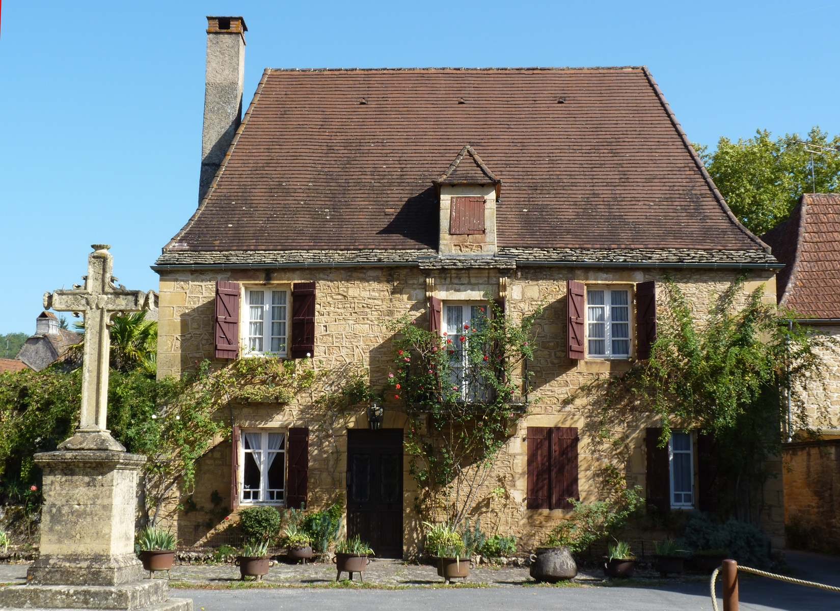 Vendredi 13: Saint Léon sur Vézère, visite et canoë